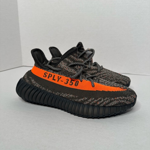 Yeezy Boost 350 V2 - 8 Women's, 6 Mens - Picture 1 of 5